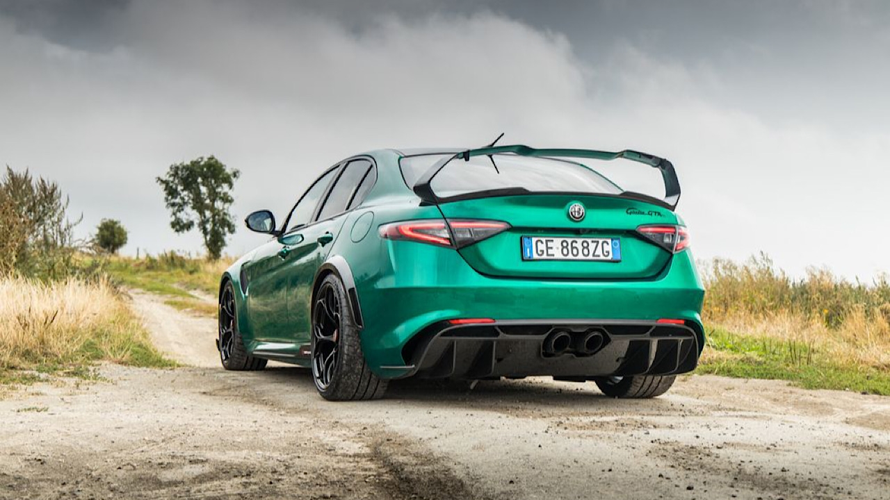 Ù…Ù…ÙŠØ²Ø§Øª ÙˆÙ…ÙˆØ§ØµÙØ§Øª Ø£Ù„ÙØ§ Ø±ÙˆÙ…ÙŠÙˆ Ø¬ÙˆÙ„ÙŠØ§ GTAm | Ù…ÙˆÙ‚Ø¹ Ø³ÙˆØ§ 