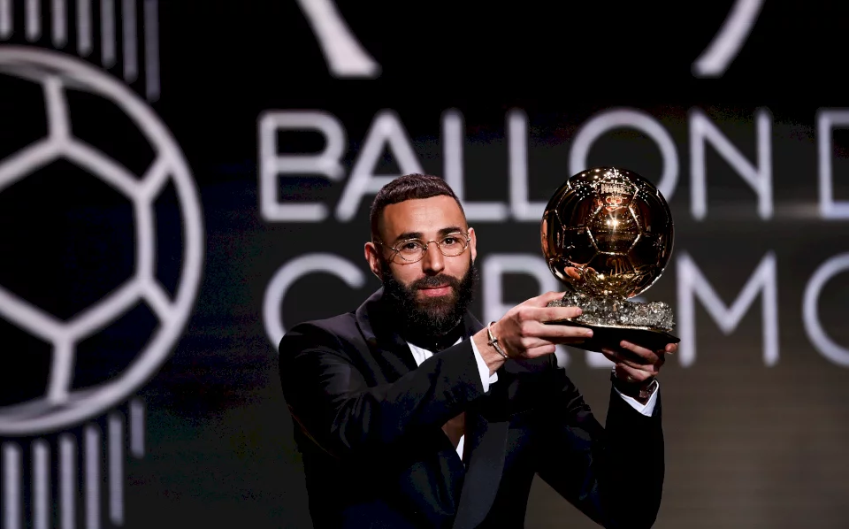 Ø§Ù„ÙƒØ´Ù Ø¹Ù† Ø³Ø¨Ø¨ Ø§Ø³ØªØ¨Ø¹Ø§Ø¯ Ø¨Ù†Ø²ÙŠÙ…Ø§ Ù…Ù† ÙƒØ£Ø³ Ø§Ù„Ø¹Ø§Ù„Ù… | Ù…ÙˆÙ‚Ø¹ Ø³ÙˆØ§ 